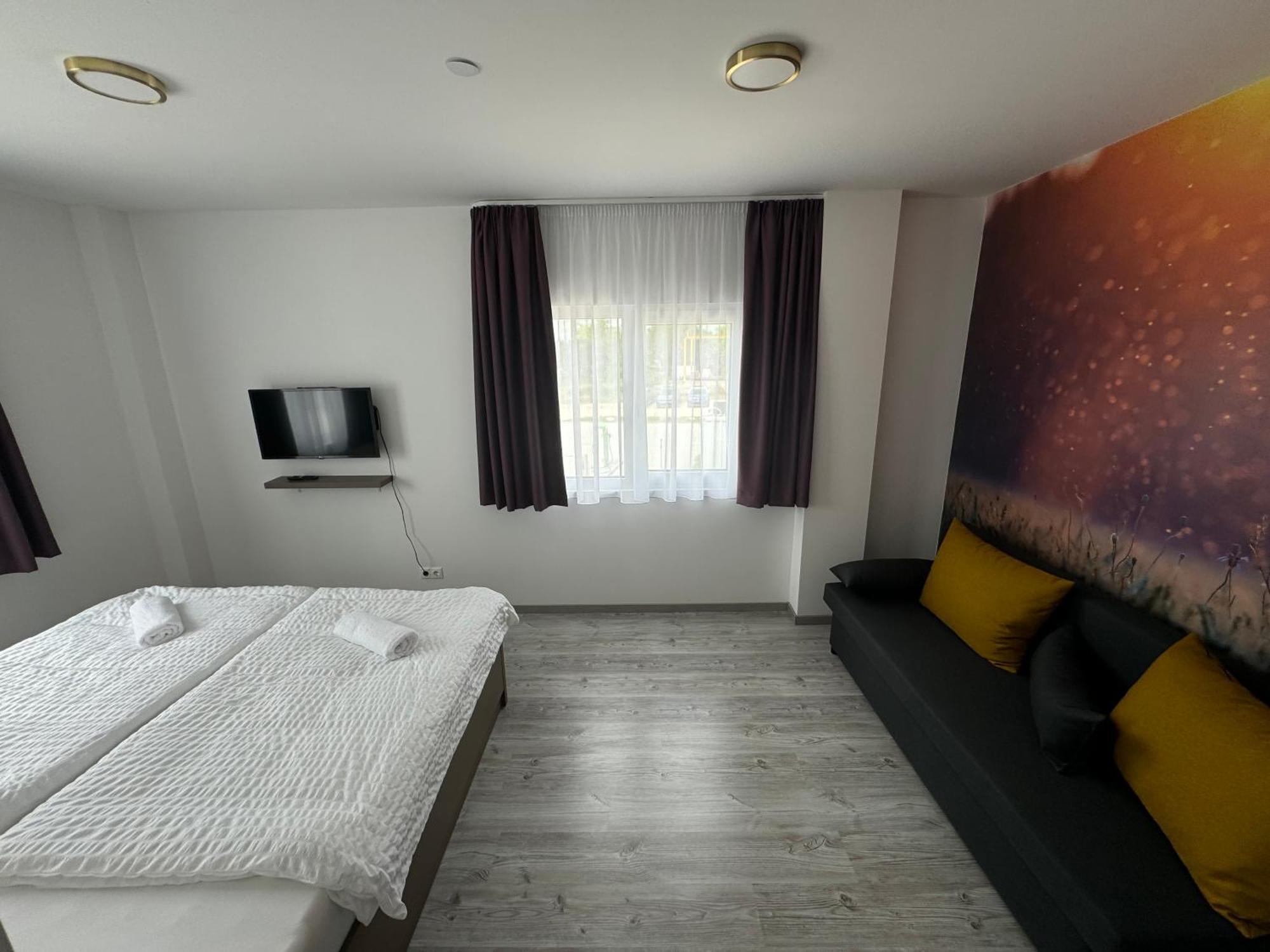 Potkerek Motel Дьор Екстериор снимка
